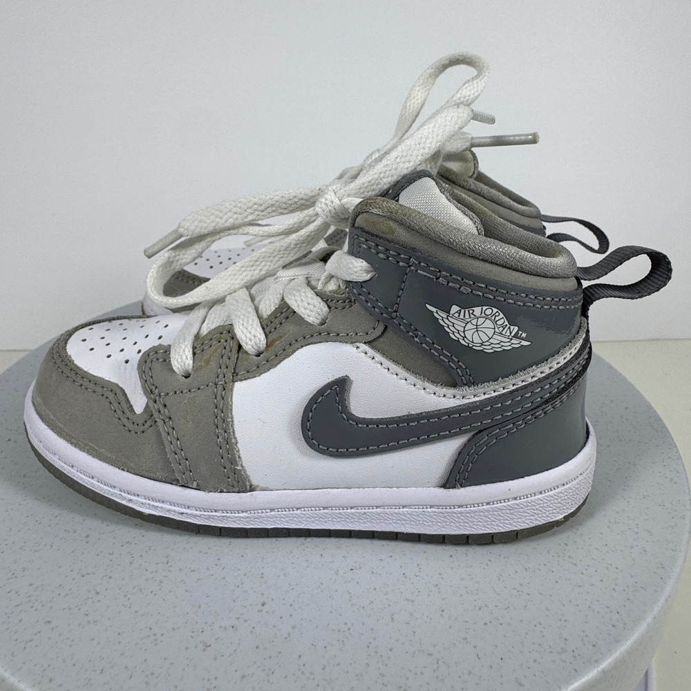 Jordan Kids Sneakers High Top Leather Classic Retro Grey White Size 8C Lifestyle
